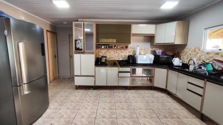 Imagem Imóvel com 3 Quartos à Venda, em Araçatuba - Imbituba Imagem Imóvel com 3 Quartos à Venda, em Araçatuba - Imbituba
