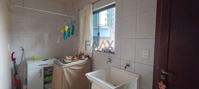 Imagem Casa com 2 Quartos à Venda, 105 m² em Santa Cruz - Guarapuava Imagem Casa com 2 Quartos à Venda, 105 m² em Santa Cruz - Guarapuava