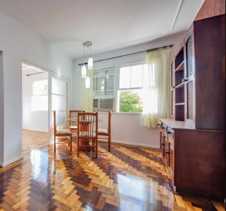 Imagem Apartamento com 2 Quartos à Venda, 51 m² em Moinhos De Vento - Porto Alegre