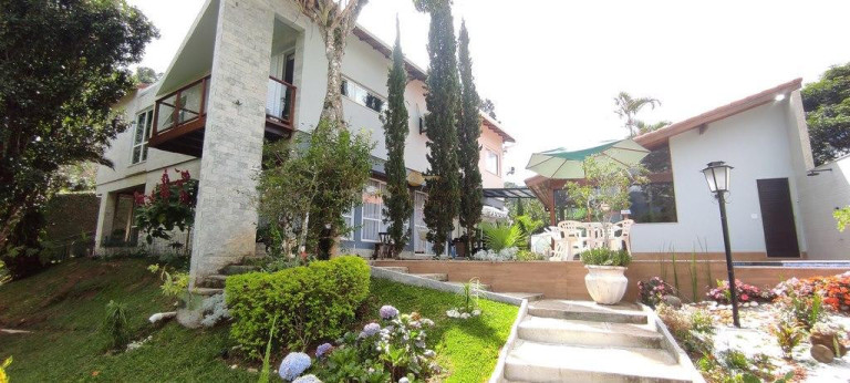 Casa com 5 Quartos à Venda, 1.400 m² em Golfe - Teresópolis