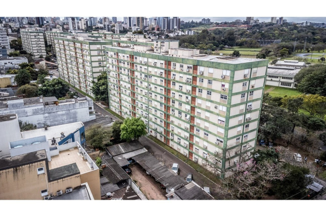 Imagem Imóvel com 2 Quartos à Venda,  em Petrópolis - Porto Alegre