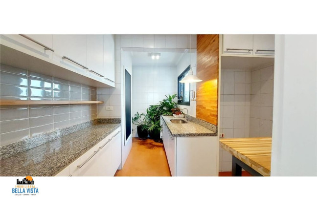 Apartamento com 2 Quartos à Venda,  em Moema - São Paulo