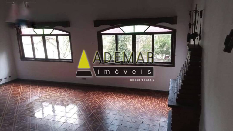 Imagem Casa com 3 Quartos à Venda, em Eldorado - Diadema Imagem Casa com 3 Quartos à Venda, em Eldorado - Diadema