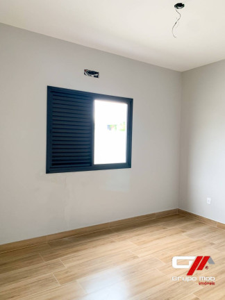 Imagem Casa com 3 Quartos à Venda, 300 m² em Piracangaguá - Taubaté Imagem Casa com 3 Quartos à Venda, 300 m² em Piracangaguá - Taubaté