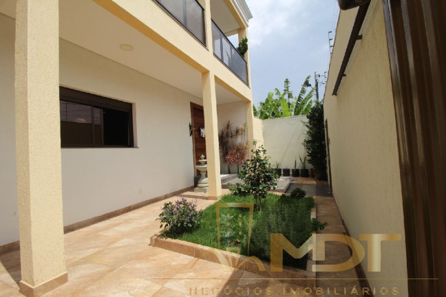 Imagem Sobrado com 5 Quartos à Venda, 220 m² em Copacabana - Belo Horizonte