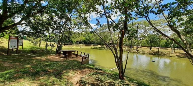 Terreno à Venda, 317 m² em Loteamento Itatiba Country Club - Itatiba