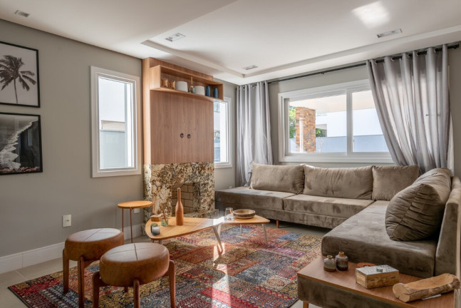 Imagem Casa de Condomínio com 3 Quartos à Venda, 300 m² em Ipanema - Porto Alegre