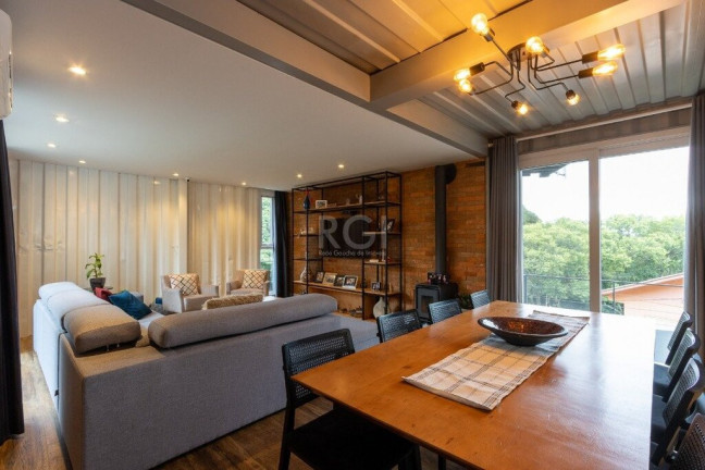 Imagem Casa com 3 Quartos à Venda, 333 m² em Teresópolis - Porto Alegre