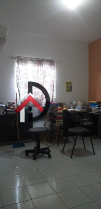 Imagem Casa com 4 Quartos à Venda, 249 m² em Vale Quem Tem - Teresina