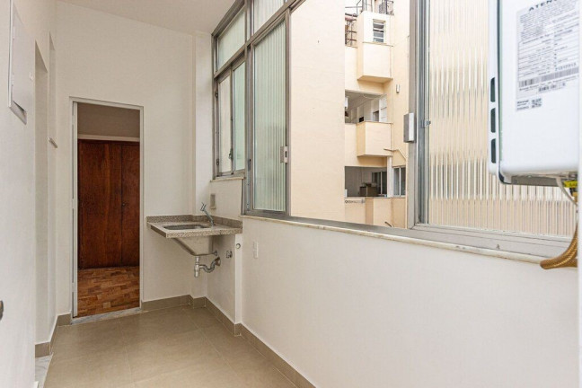 Imagem Imóvel com 3 Quartos à Venda, em Copacabana - Rio De Janeiro Imagem Imóvel com 3 Quartos à Venda, em Copacabana - Rio De Janeiro