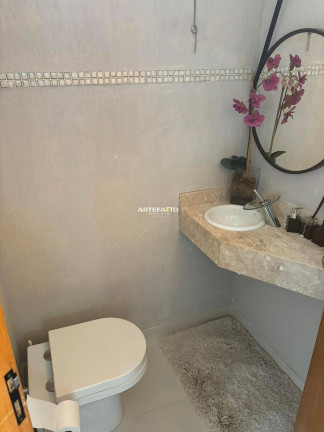 Imagem Casa com 3 Quartos à Venda, 180 m²