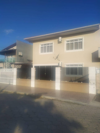 Casa com 4 Quartos à Venda, 260 m² em Perequê - Porto Belo