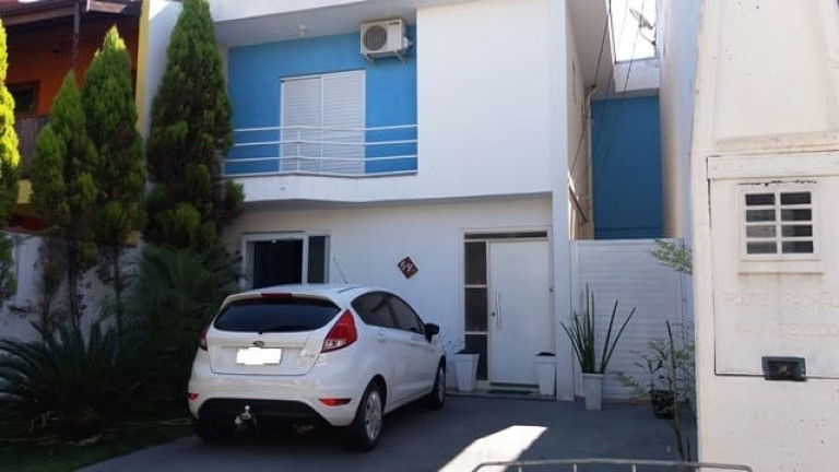 Sobrado com 3 Quartos à Venda, 150 m² em Santana - Pindamonhangaba