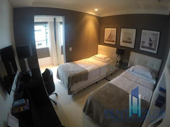 Imagem Apartamento com 3 Quartos à Venda, 220 m² em Centro - Balneário Camboriú