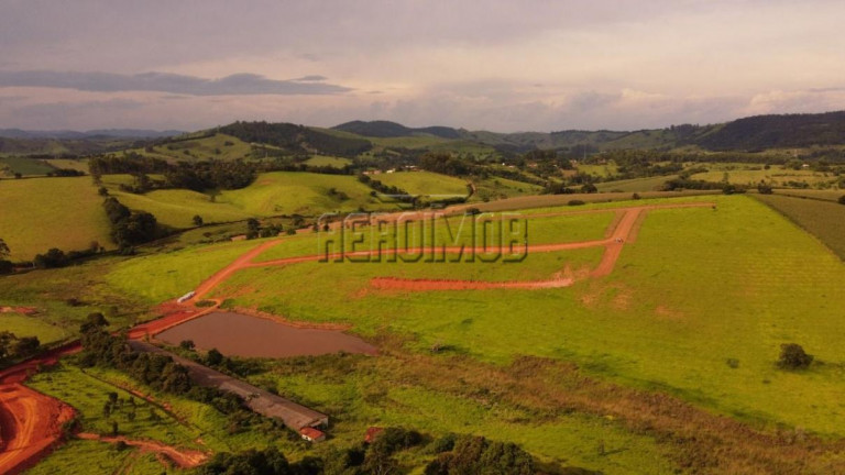 Imagem Terreno à Venda, 1.000 m² em Lagos De Santa Helena - Bragança Paulista Imagem Terreno à Venda, 1.000 m² em Lagos De Santa Helena - Bragança Paulista