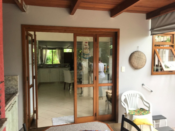 Imagem Casa com 3 Quartos à Venda, 204 m² em Jardim Sabará - Porto Alegre Imagem Casa com 3 Quartos à Venda, 204 m² em Jardim Sabará - Porto Alegre