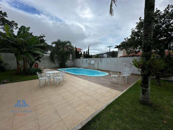 Imagem Casa com 5 Quartos à Venda, 329 m² em Itacorubi - Florianópolis Imagem Casa com 5 Quartos à Venda, 329 m² em Itacorubi - Florianópolis