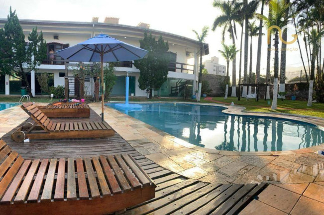 Sobrado com 14 Quartos à Venda, 842 m² em Balneário Flórida - Praia Grande