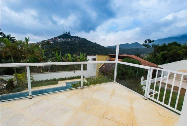 Imagem Casa com 3 Quartos à Venda, 530 m² em Várzea - Teresópolis