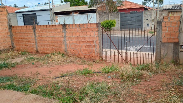 Imagem Casa com 2 Quartos à Venda, 300 m² em Parque Residencial Laura Molina - Araraquara