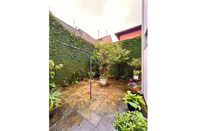 Imagem Casa com 4 Quartos à Venda, em Paraíso - São Paulo Imagem Casa com 4 Quartos à Venda, em Paraíso - São Paulo