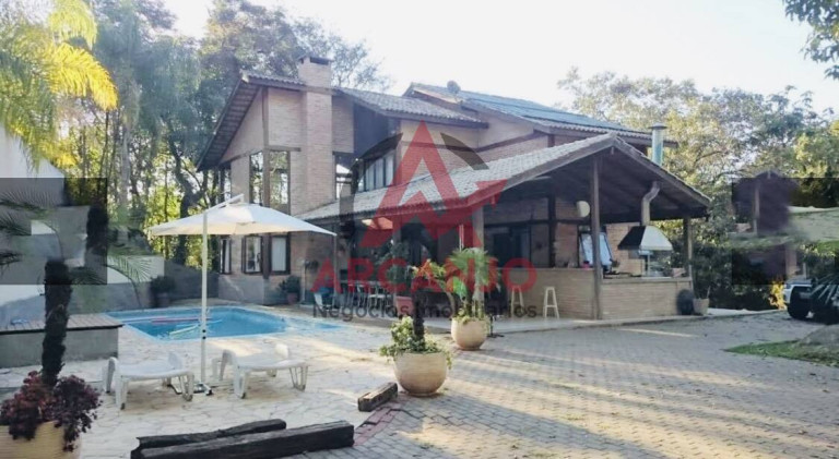 Casa com 3 Quartos à Venda, 300 m² em Roseira - Mairiporã