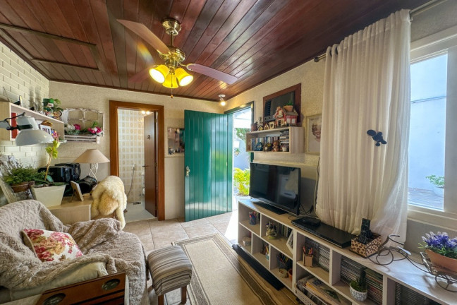 Imagem Casa com 3 Quartos à Venda, 85 m² em Petrópolis - Porto Alegre Imagem Casa com 3 Quartos à Venda, 85 m² em Petrópolis - Porto Alegre