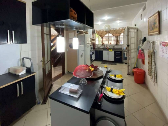 Imagem Casa com 4 Quartos à Venda, 780 m² em Fazendinha - Carapicuíba
