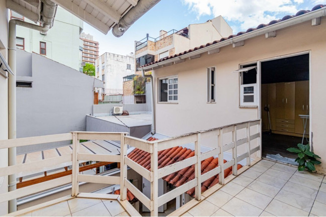 Imagem Casa com 3 Quartos à Venda, 255 m² em Petrópolis - Porto Alegre