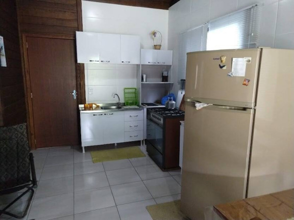 Imagem Casa com 3 Quartos para Temporada, 85 m² em Bombas - Bombinhas Imagem Casa com 3 Quartos para Temporada, 85 m² em Bombas - Bombinhas