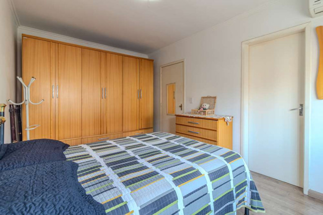 Imagem Imóvel com 3 Quartos à Venda, em Sao Joao - Porto Alegre Imagem Imóvel com 3 Quartos à Venda, em Sao Joao - Porto Alegre
