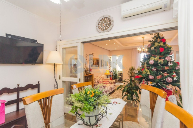 Imagem Casa com 3 Quartos à Venda, 290 m² em Jardim Europa - Porto Alegre Imagem Casa com 3 Quartos à Venda, 290 m² em Jardim Europa - Porto Alegre