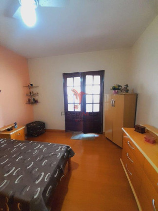 Imagem Sobrado com 4 Quartos para Alugar, 353 m² em Vila Paraíba - Guaratinguetá