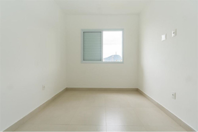 Imagem Imóvel com 3 Quartos à Venda, em Enseada - Guarujá Imagem Imóvel com 3 Quartos à Venda, em Enseada - Guarujá
