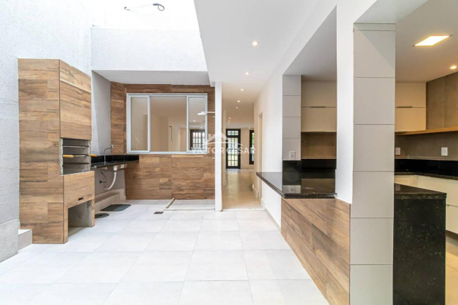 Imagem Casa de Vila com 4 Quartos à Venda, 234 m² Imagem Casa de Vila com 4 Quartos à Venda, 234 m²
