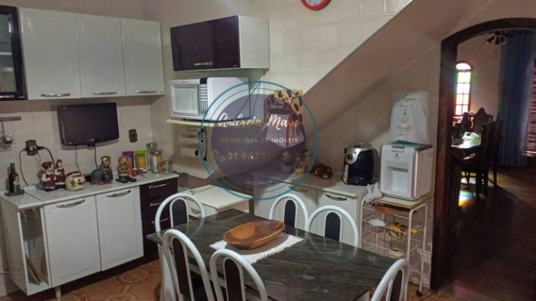 Imagem Casa com 4 Quartos à Venda, 200 m²
