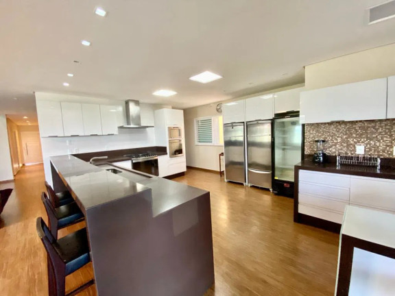 Imagem Casa com 7 Quartos à Venda, 425 m² em Meia Praia - Navegantes