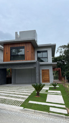 Imagem Casa com 3 Quartos à Venda, 258 m² em Taquaras - Balneário Camboriú