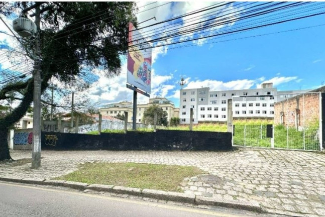 Terreno à Venda,  em Portão - Curitiba