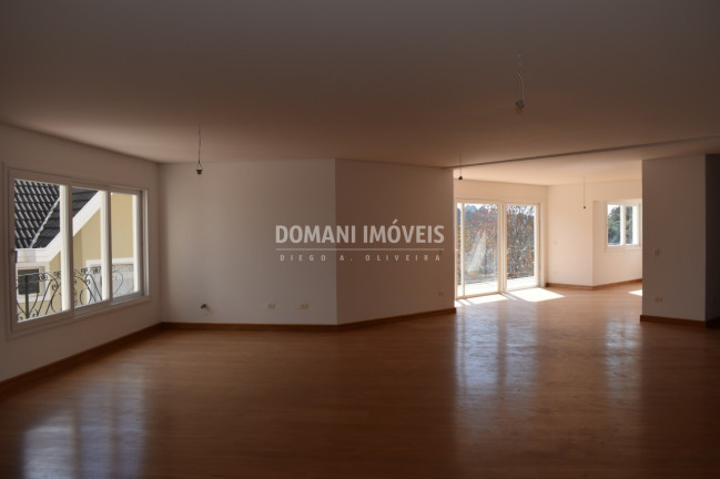 Imagem Casa com 4 Quartos à Venda, 322 m² em Região Do Alto Do Capivari - Campos Do Jordão Imagem Casa com 4 Quartos à Venda, 322 m² em Região Do Alto Do Capivari - Campos Do Jordão