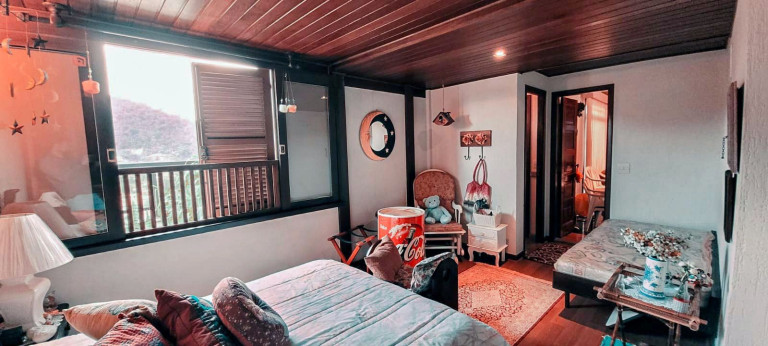 Imagem Imóvel com 6 Quartos à Venda, 221 m² em Alto - Teresópolis Imagem Imóvel com 6 Quartos à Venda, 221 m² em Alto - Teresópolis