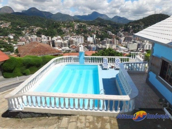 Imagem Casa com 4 Quartos à Venda, 233 m² em Fazendinha - Teresópolis