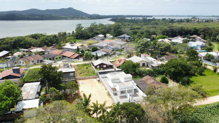Imagem Casa com 2 Quartos à Venda, 61 m² em Alto Arroio - Imbituba