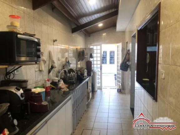 Imagem Casa com 3 Quartos para Alugar,  em Centro - Jacareí