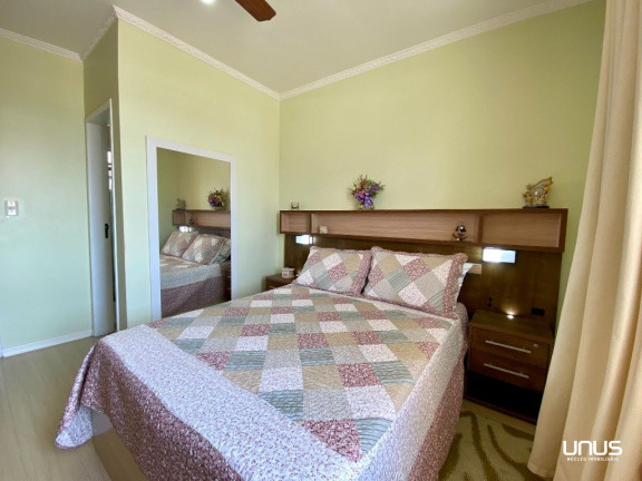 Imagem Casa com 3 Quartos à Venda, em Estreito - Florianópolis Imagem Casa com 3 Quartos à Venda, em Estreito - Florianópolis
