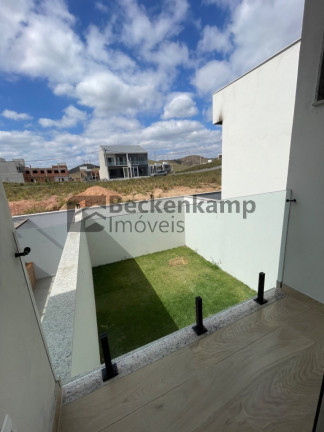 Imagem Casa com 3 Quartos à Venda, em Jardim Belvedere - Volta Redonda Imagem Casa com 3 Quartos à Venda, em Jardim Belvedere - Volta Redonda