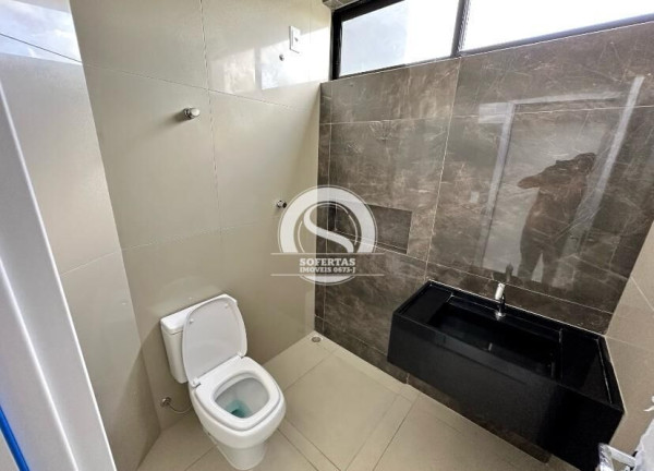 Imagem Casa com 5 Quartos à Venda, 196 m² Imagem Casa com 5 Quartos à Venda, 196 m²