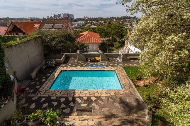 Casa com 4 Quartos à Venda,  em Jardim Leonor - São Paulo