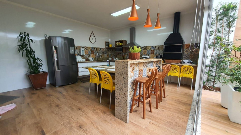 Imagem Casa com 5 Quartos à Venda, 225 m² em Atalaia - Aracaju Imagem Casa com 5 Quartos à Venda, 225 m² em Atalaia - Aracaju