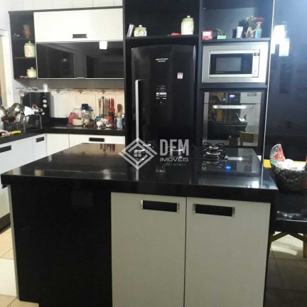 Imagem Casa com 3 Quartos à Venda, 175 m² em Jardim Santos Dumont - Mogi Das Cruzes